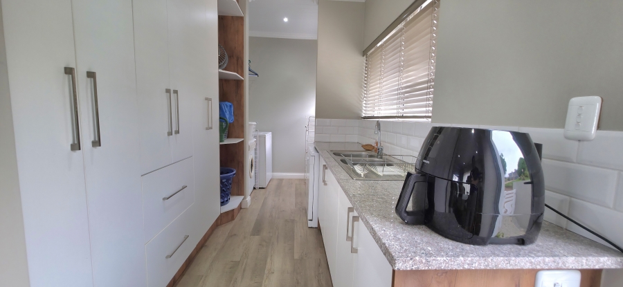 4 Bedroom Property for Sale in Monte Christo Western Cape